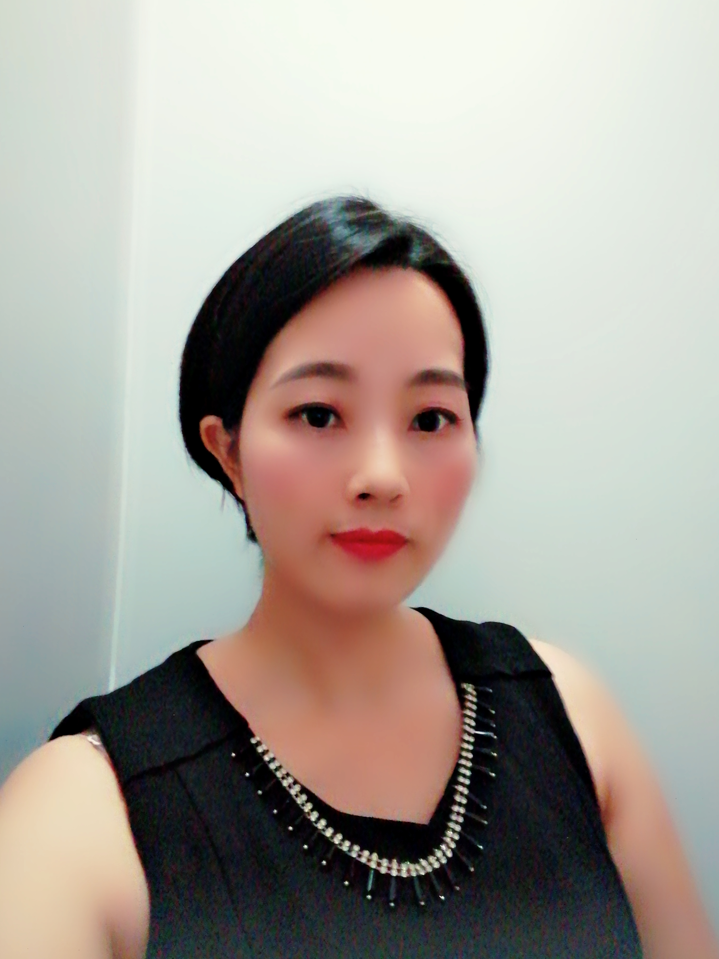 黄美凤                            